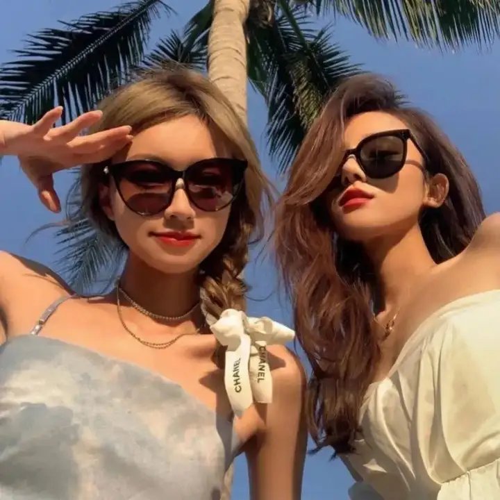 阴影之下海报