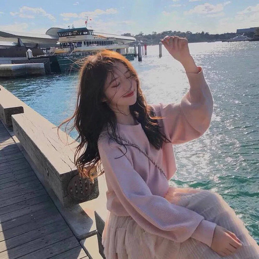 白牙海报
